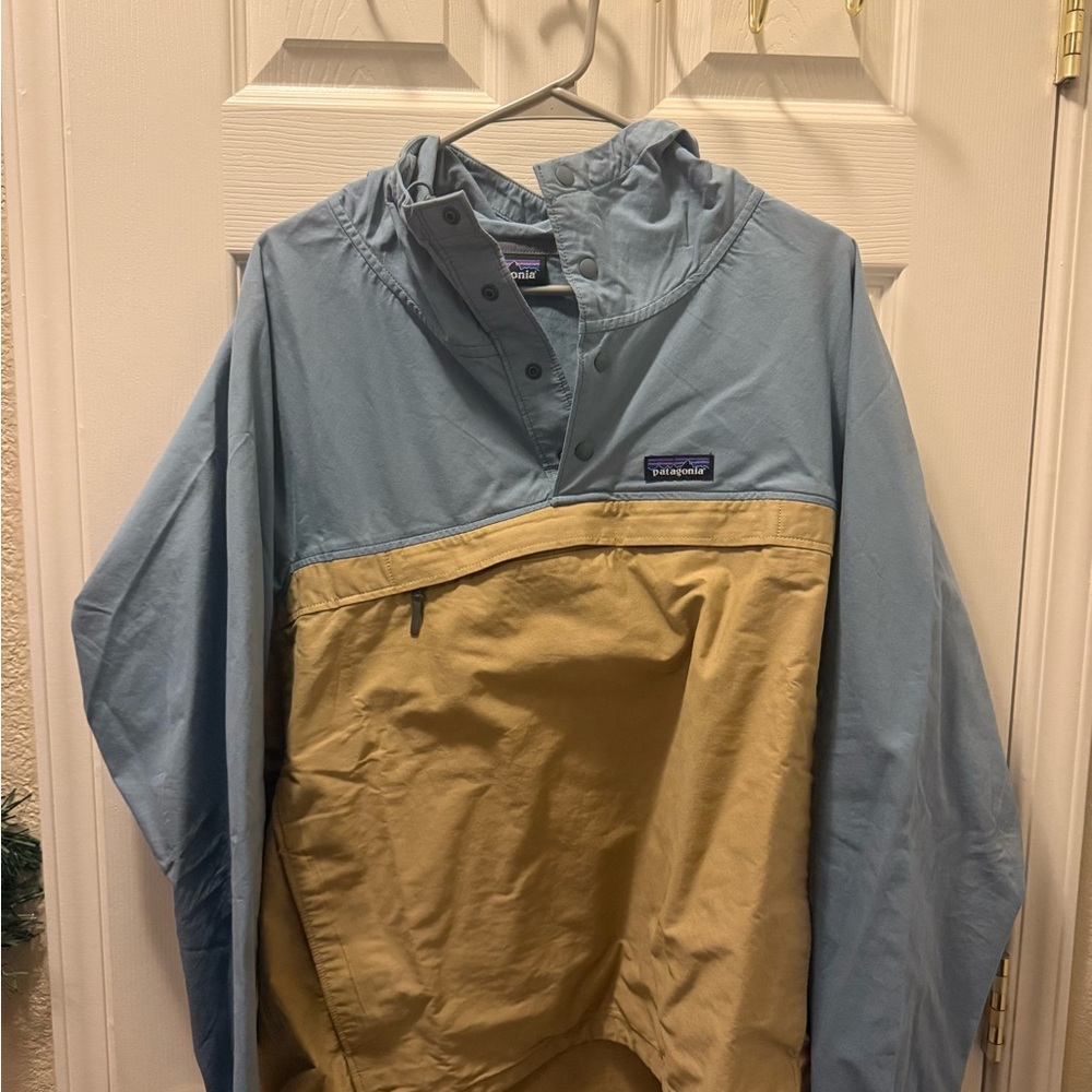 Patagonia Blue and Tan Pullover Jacket